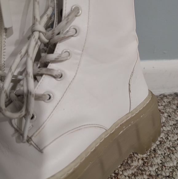 Bershka White Platform Lace Up Boots. Size 6.5 or 37 - Picture 3 of 6